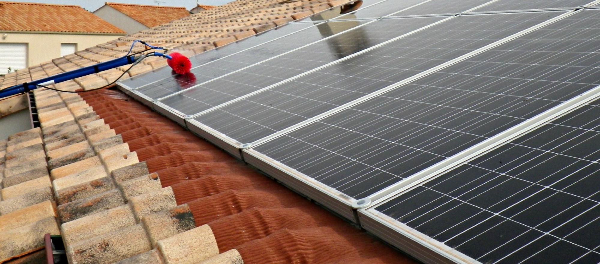 assurez le bon fonctionnement de vos panneaux solaires grâce à notre guide complet sur l'entretien. découvrez les meilleures pratiques, conseils et astuces pour optimiser leur performance et prolonger leur durée de vie.